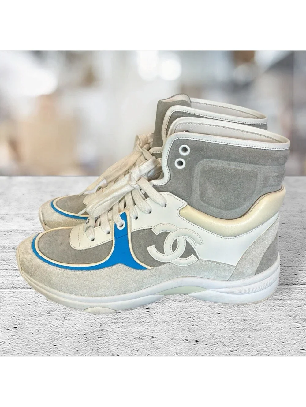 CHANEL BLUE, WHITE, GREY HIGH TOP TRAINER SNEAKER SIZE 39 G33726